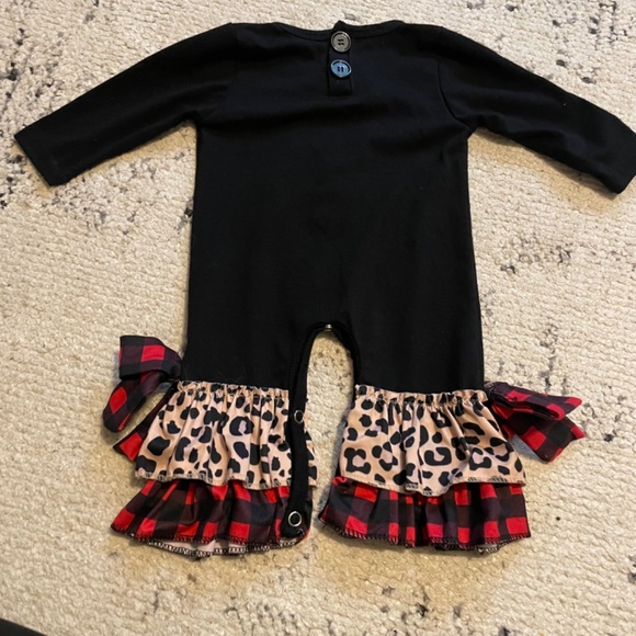 Boutique Christmas Romper baby girl size 0-3 months black plaid leopard reindeer - Picture 2 of 3